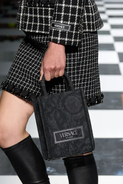 Look 45